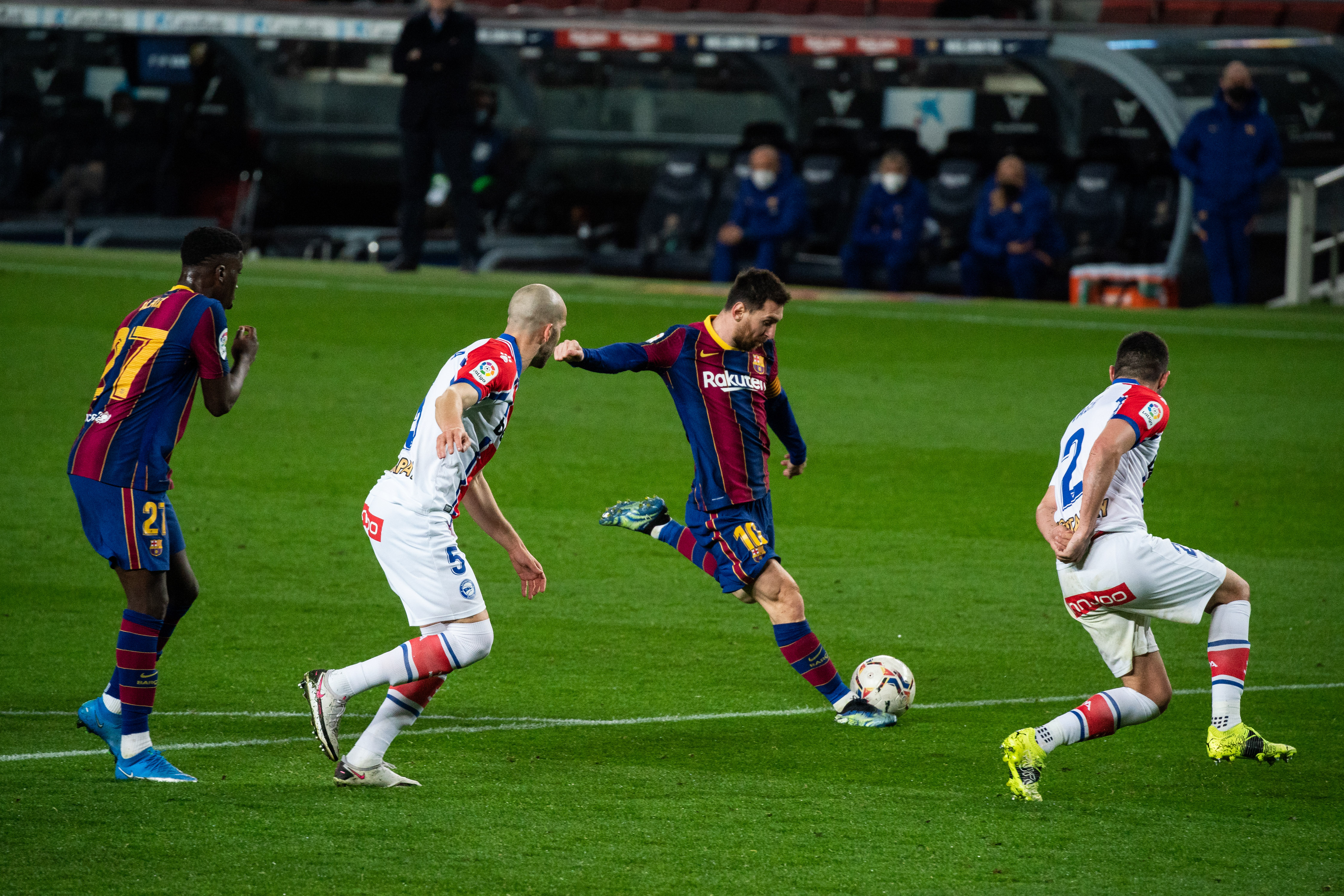 往往是左右 往往是左右