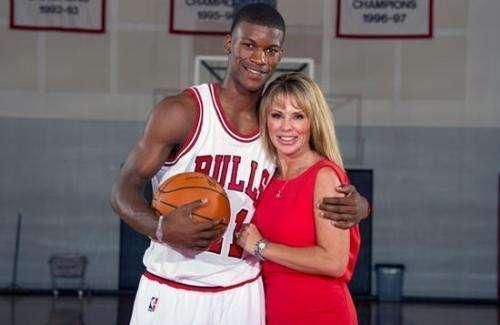 无论身份是 无论身份是