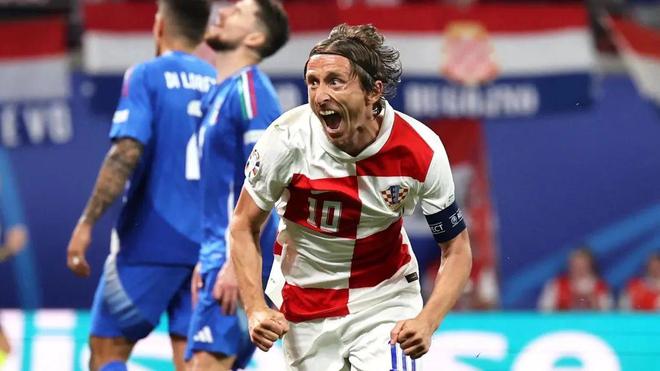 泽卡在高速 泽卡在高速