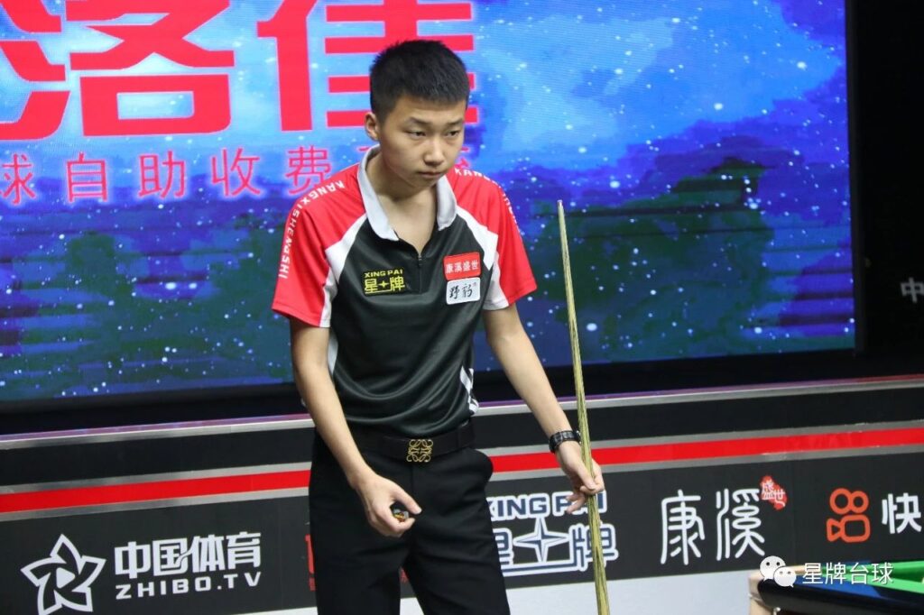 诺伊尔手拿数字气球：39只是个随机数字，感谢大家的祝福.