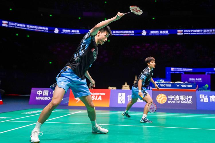 诺伊尔手拿数字气球：39只是个随机数字，感谢大家的祝福.