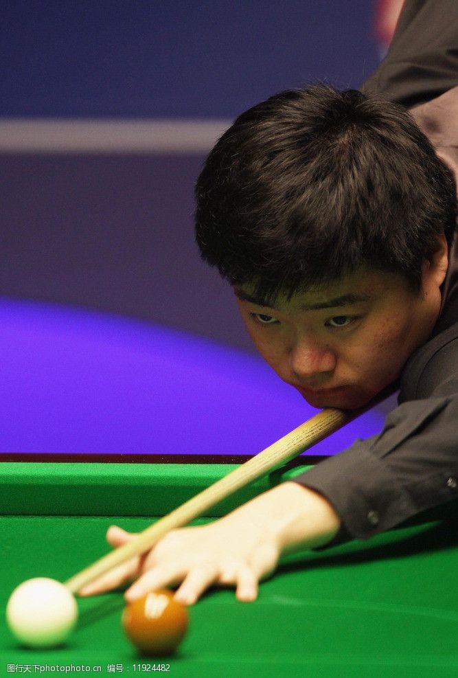 黄靖秋夺得自由潜水女子动态无蹼FFS1-FFS2金牌